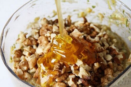 Nuts with honey will help to quickly normalize the erection
